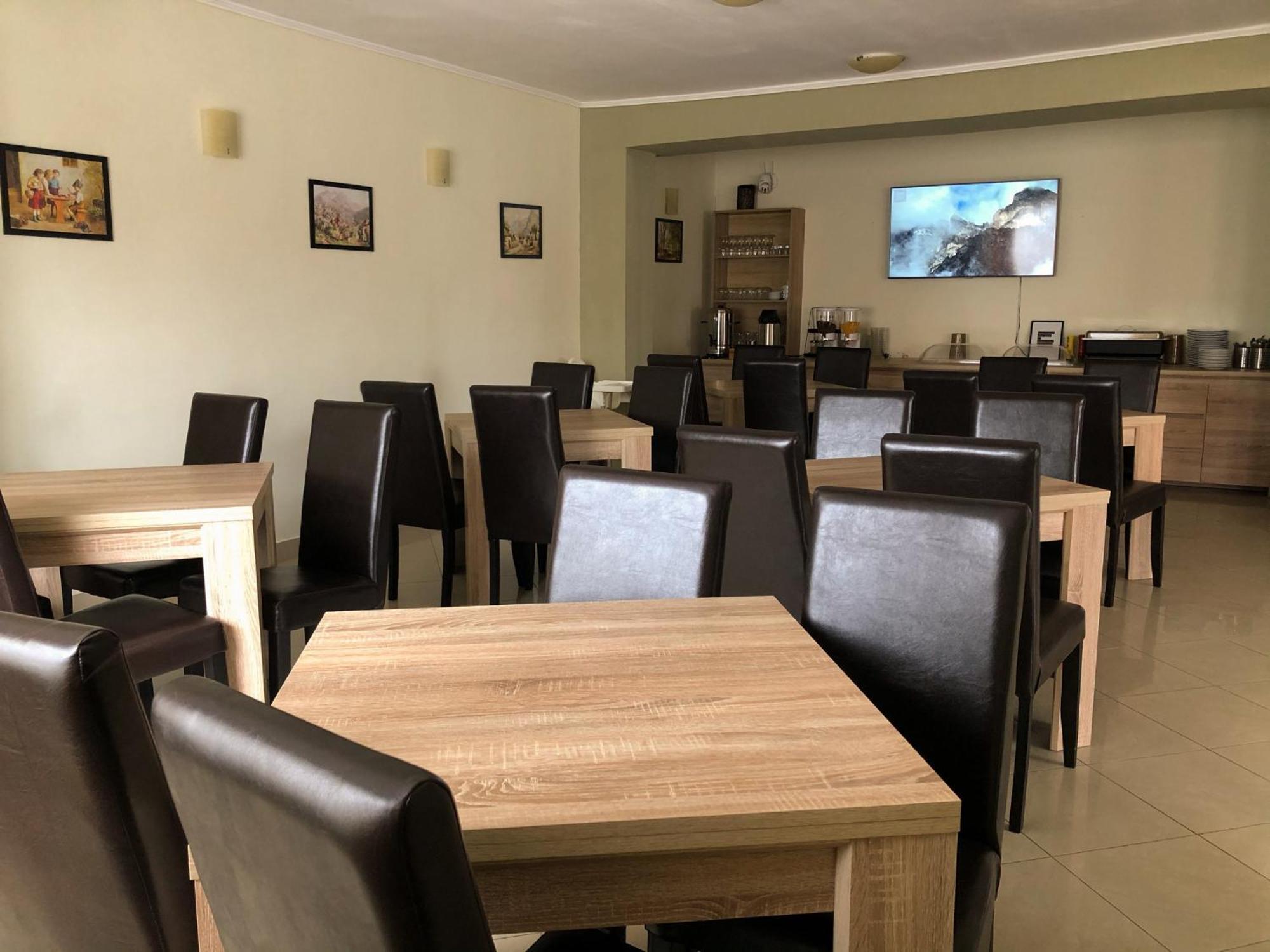 Pensiunea Aliart Zărneşti Esterno foto